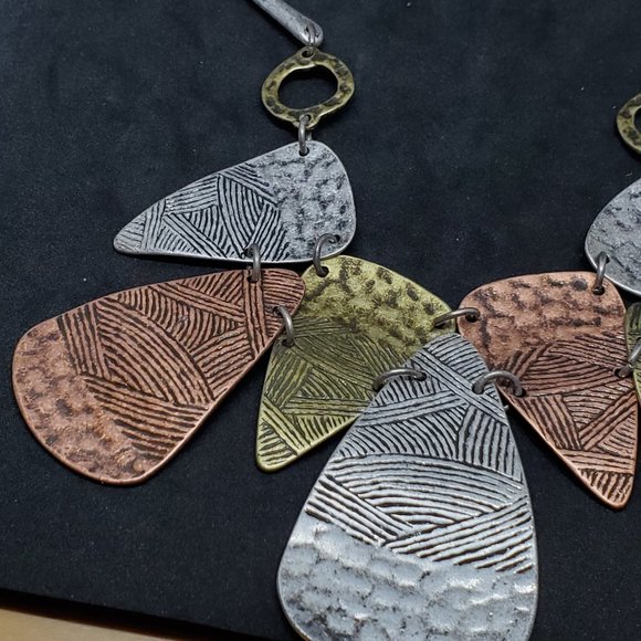 VCLM Jewelry Bib Style Necklace Egyptian Revival - Picture 4 of 4